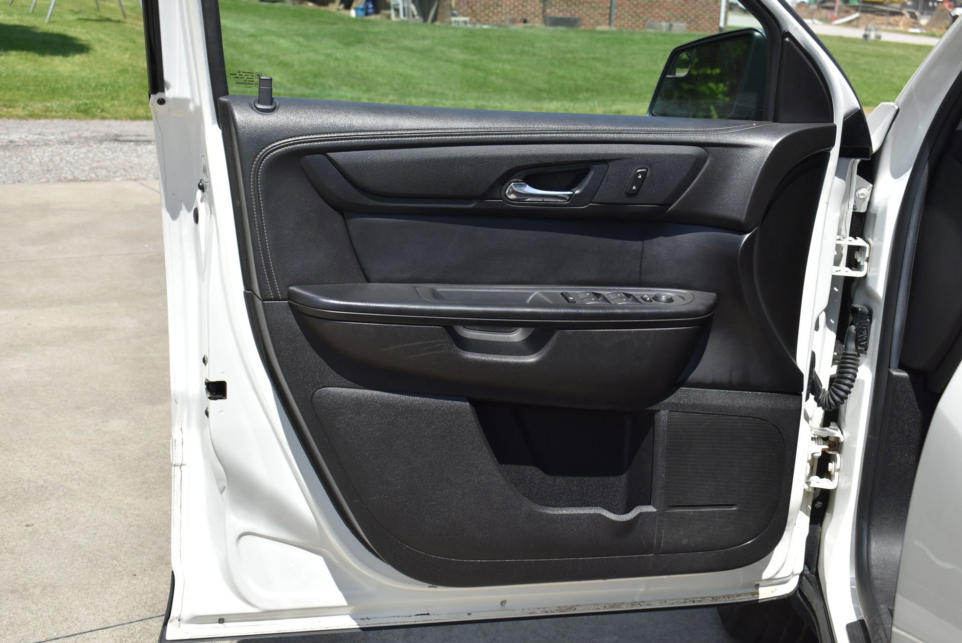 Used 2014 GMC Acadia SLE image 12