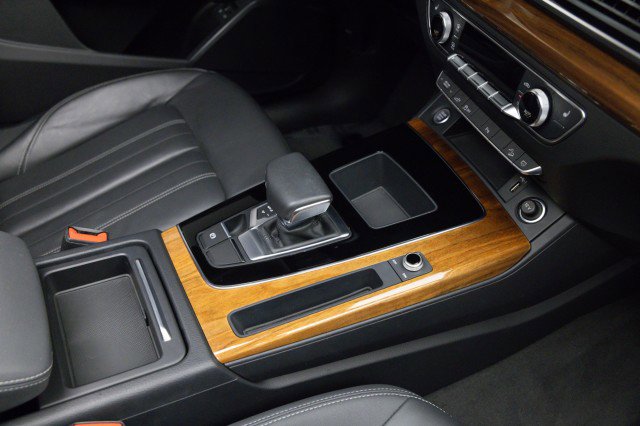 Used 2021 Audi Q5 e Premium w/ Convenience Package image 8