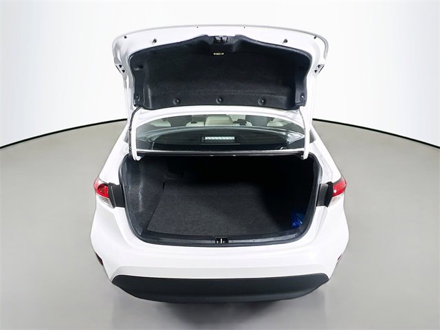 Used 2025 Toyota Corolla LE image 28