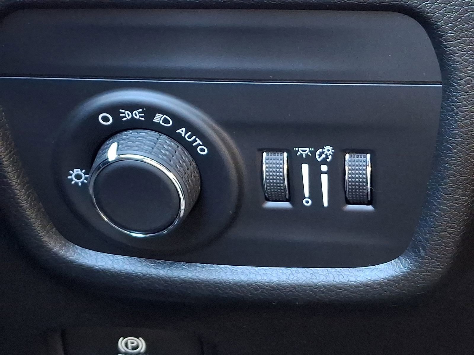 Used 2023 Jeep Grand Cherokee Altitude image 25