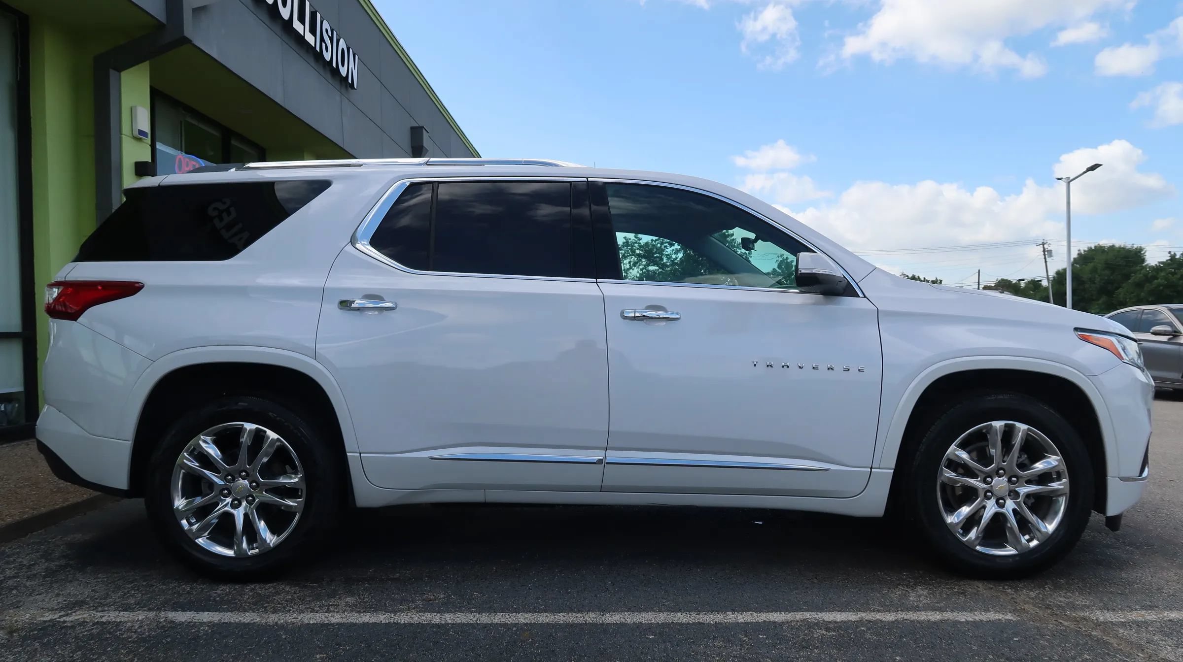 Used 2021 Chevrolet Traverse High Country FWD image 9