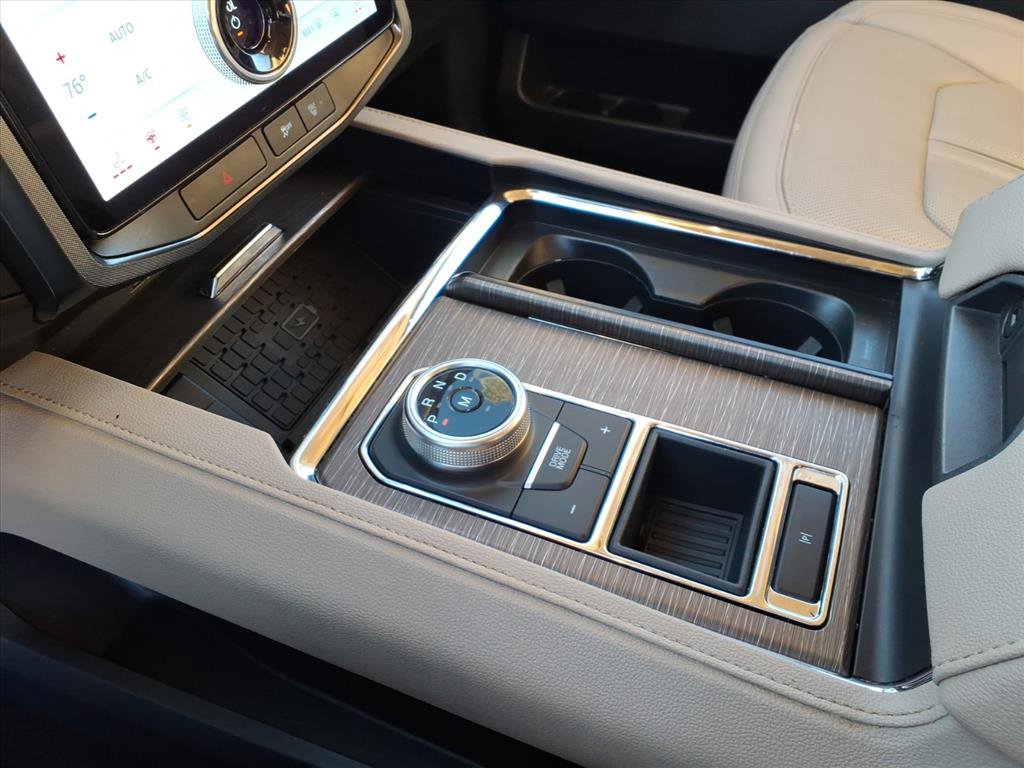 Used 2022 Ford Expedition Max Limited image 16
