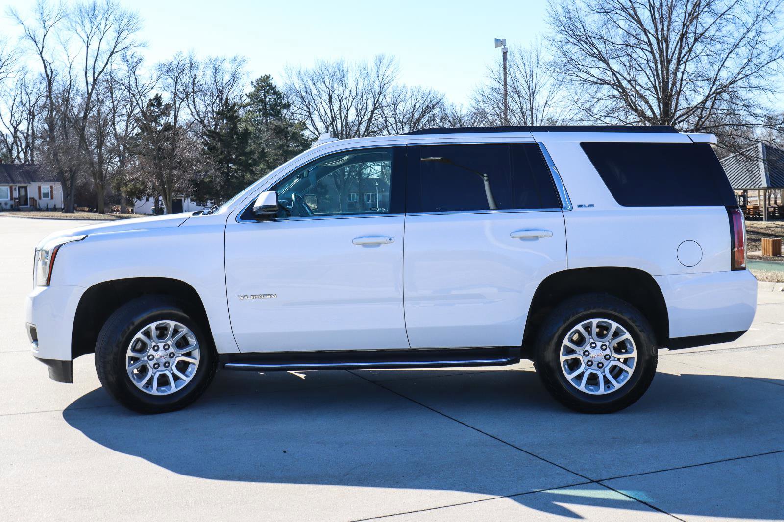 Used 2017 GMC Yukon SLE w/ Convenience Package image 4