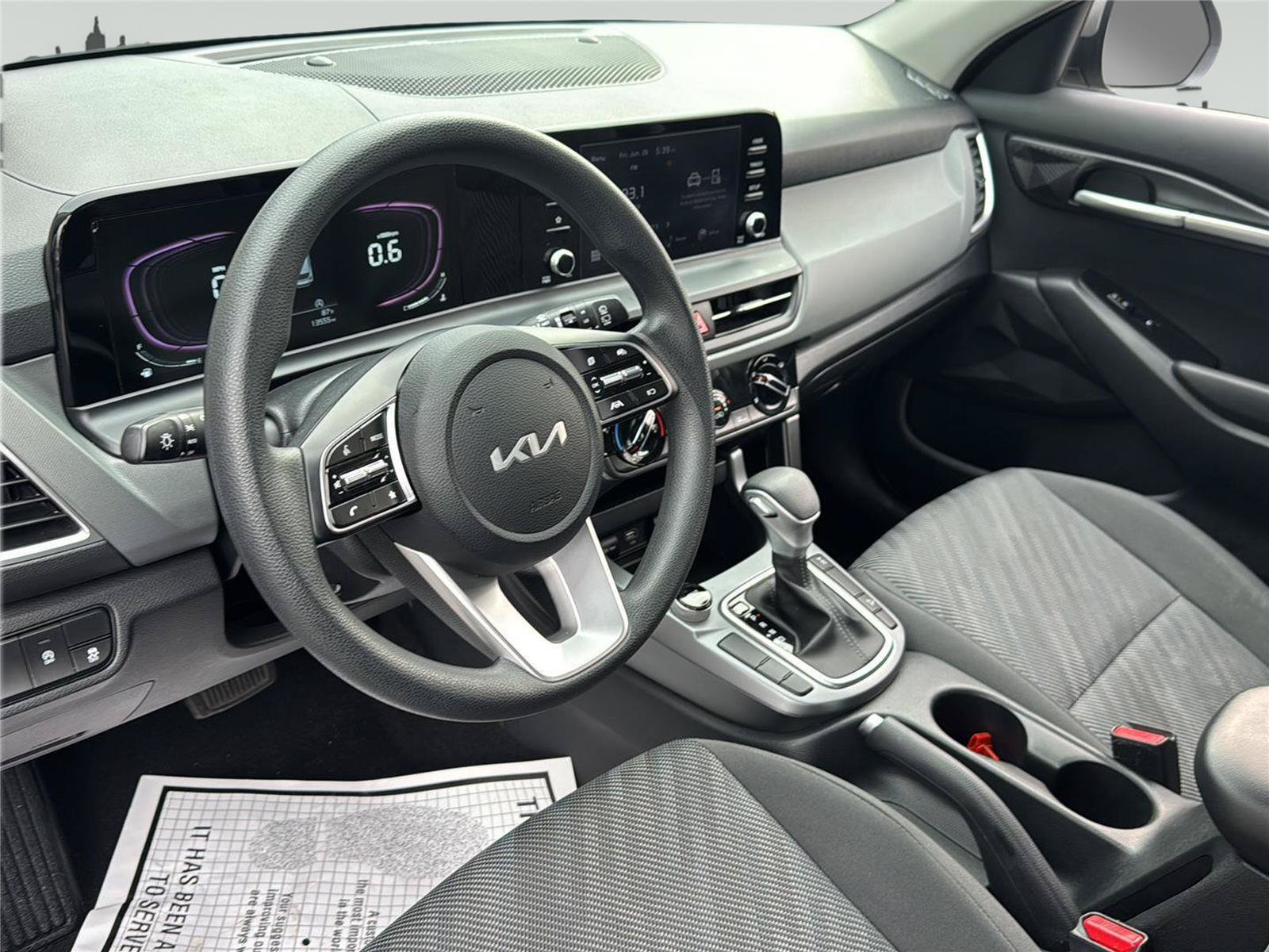 Used 2024 Kia Seltos LX AWD/4WD image 11