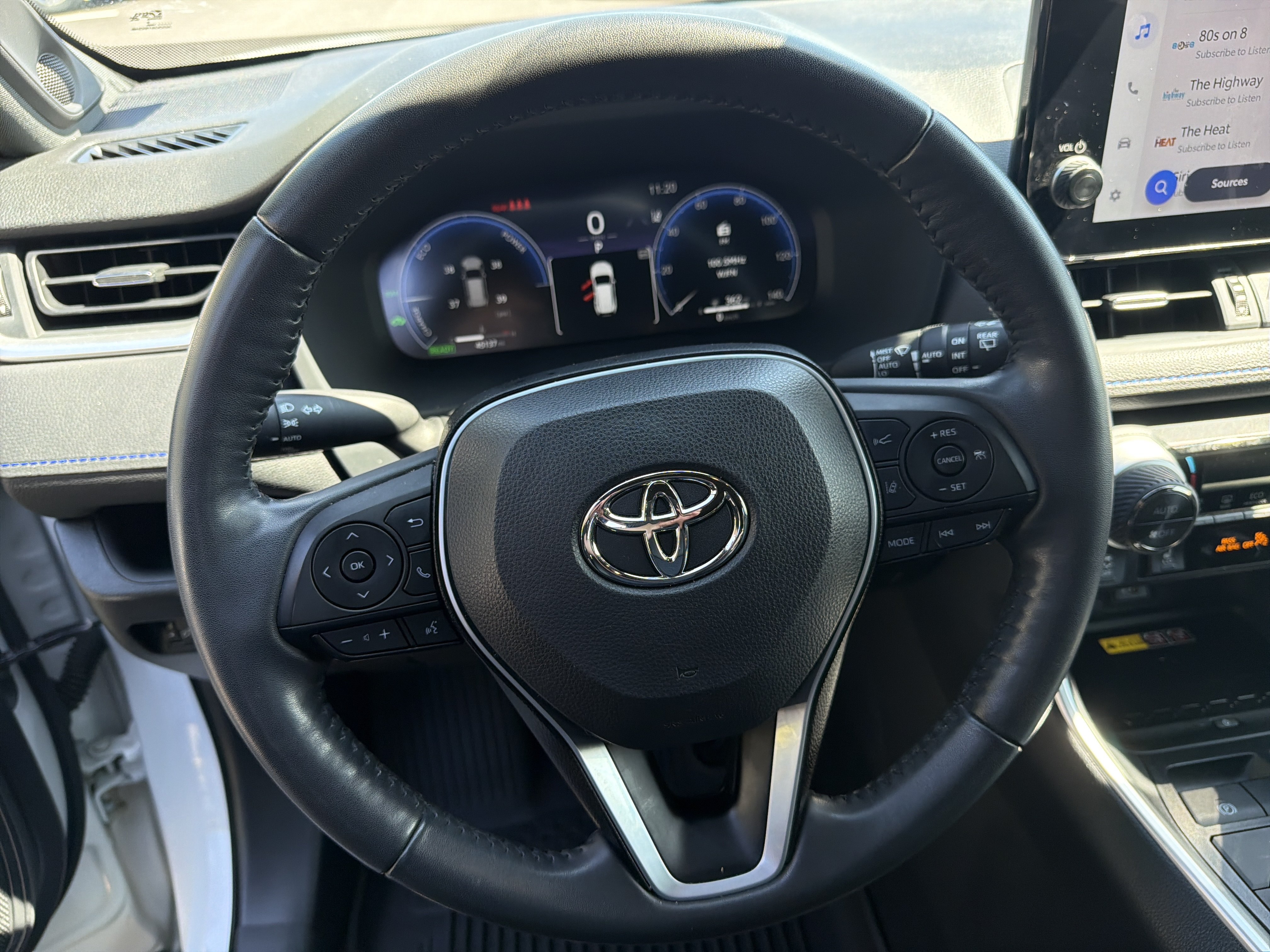 Used 2024 Toyota RAV4 XSE w/ Advanced Technology Package AWD/4WD image 18