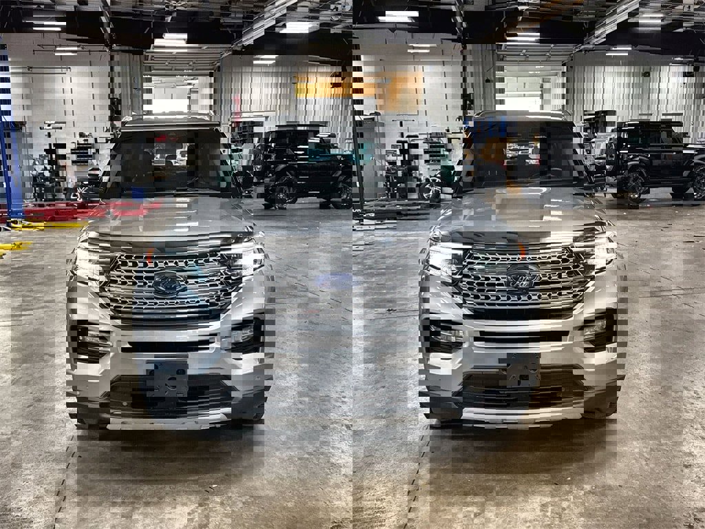 Used 2022 Ford Explorer Limited image 2