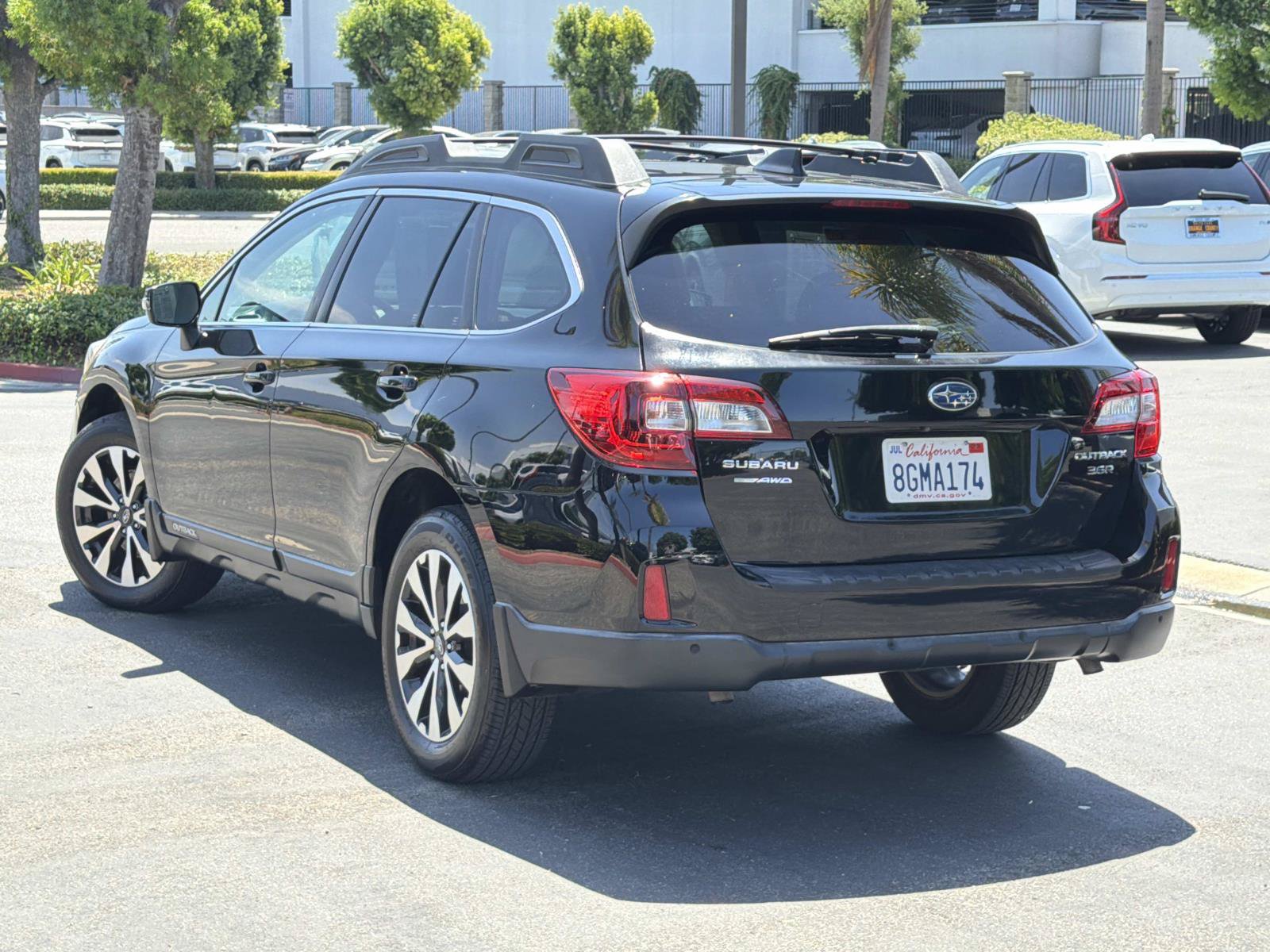 Used 2017 Subaru Outback 3.6R Limited AWD/4WD image 7
