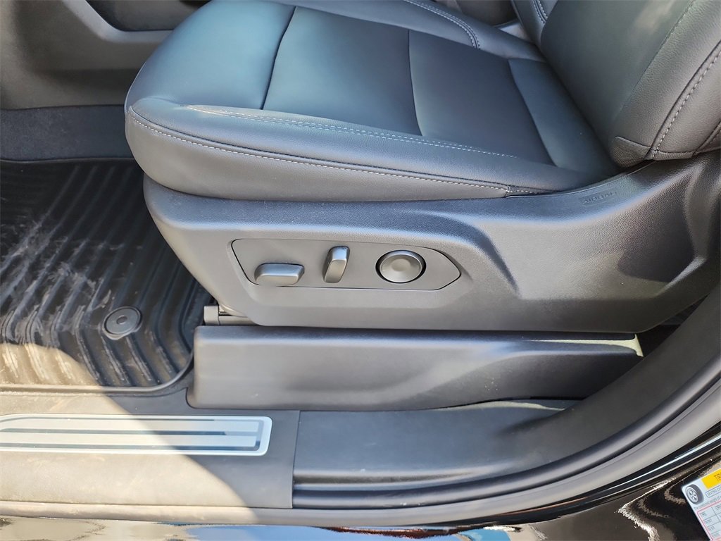 New 2025 Chevrolet Silverado 2500 LT w/ Z71 Chrome Sport Edition image 18