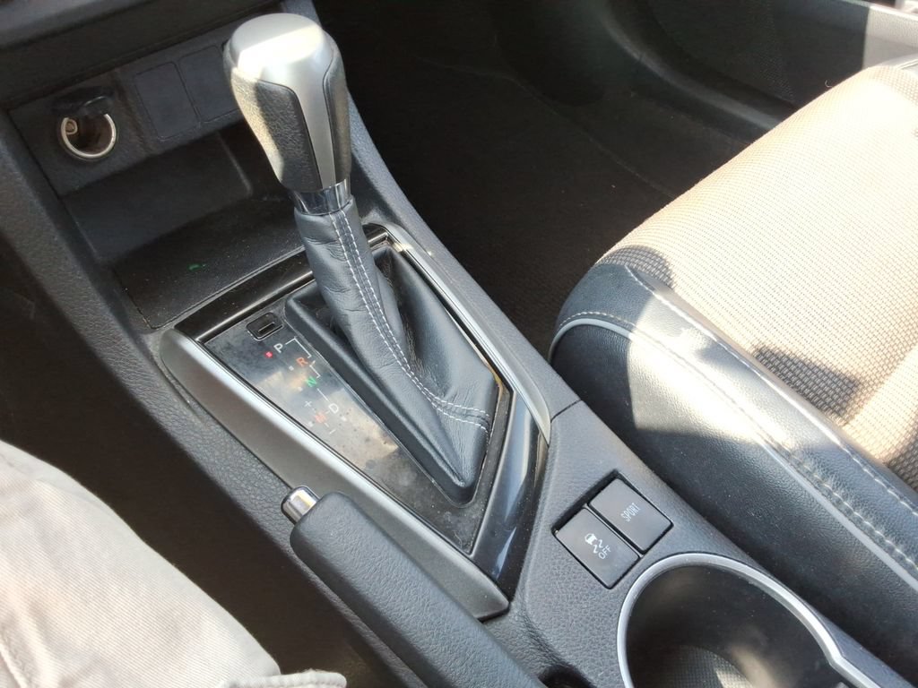 Used 2015 Toyota Corolla S FWD image 33