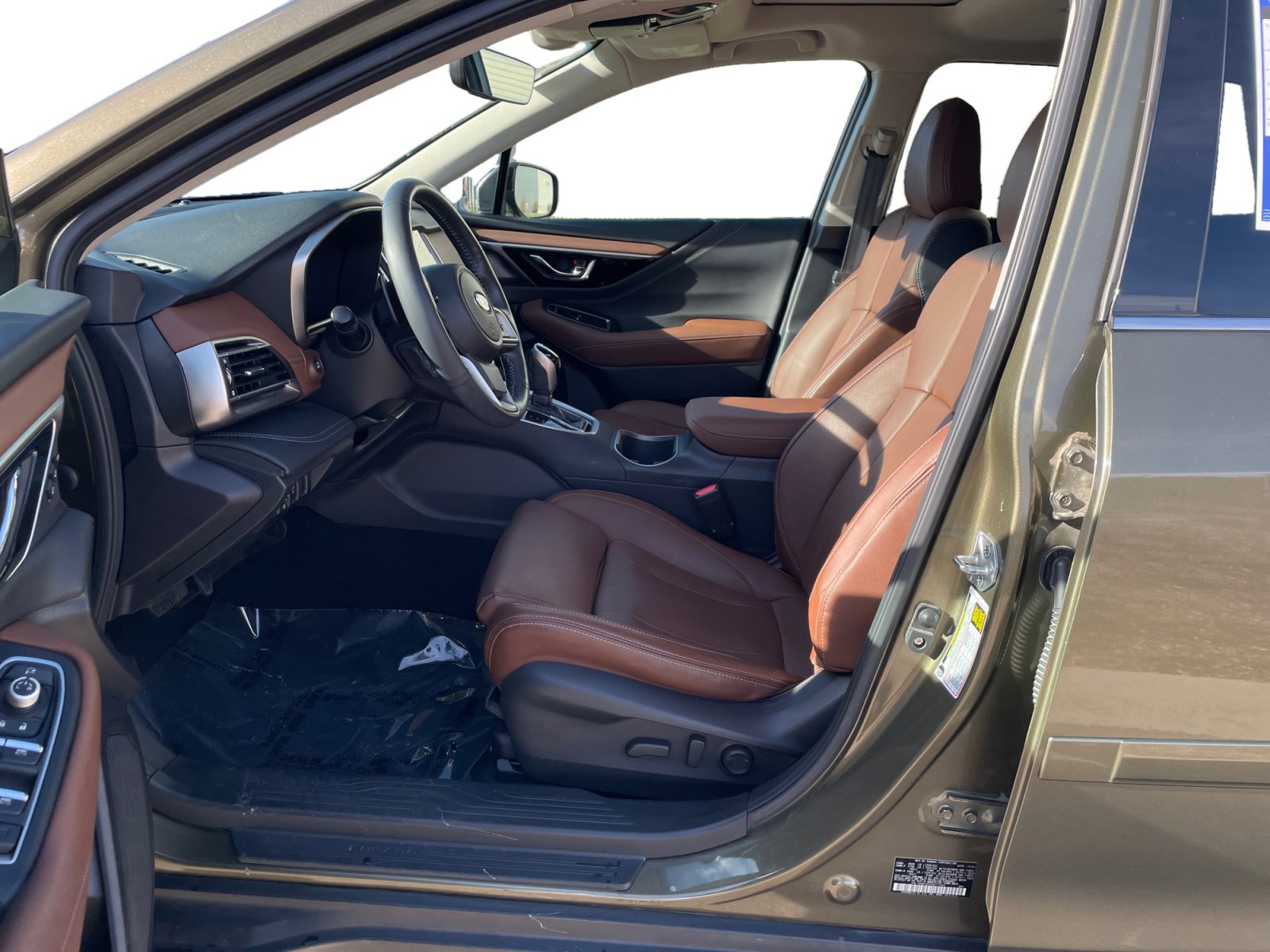 Used 2022 Subaru Outback Touring image 2