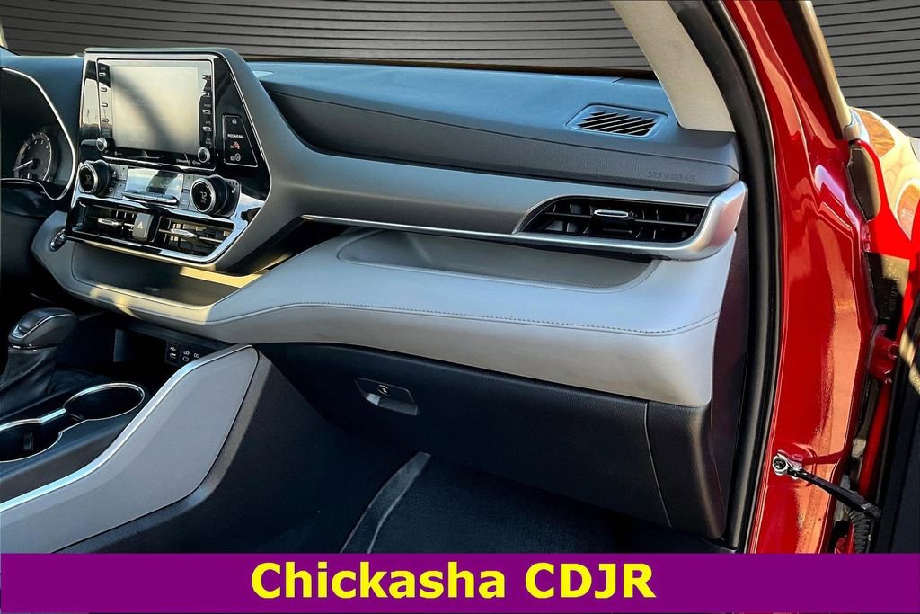 Used 2022 Toyota Highlander XLE image 25