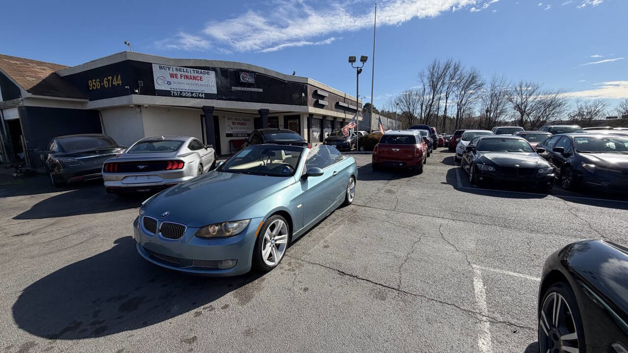 Used 2009 BMW 335i Convertible image 2