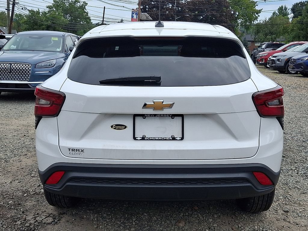 Used 2024 Chevrolet Trax LS FWD image 7