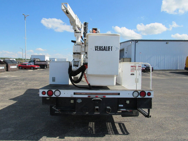 Used 2017 Ford F550 2WD Crew Cab Super Duty image 4