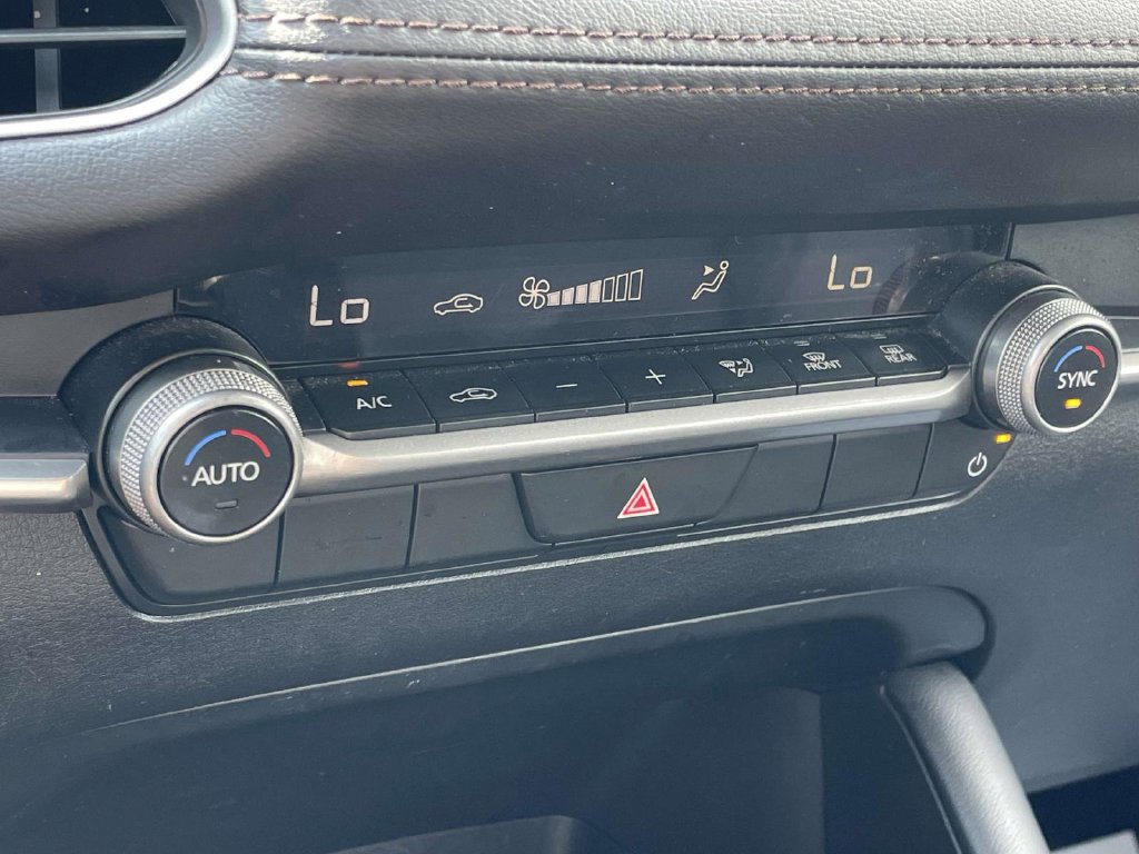 Used 2025 MAZDA MAZDA3 s FWD image 32