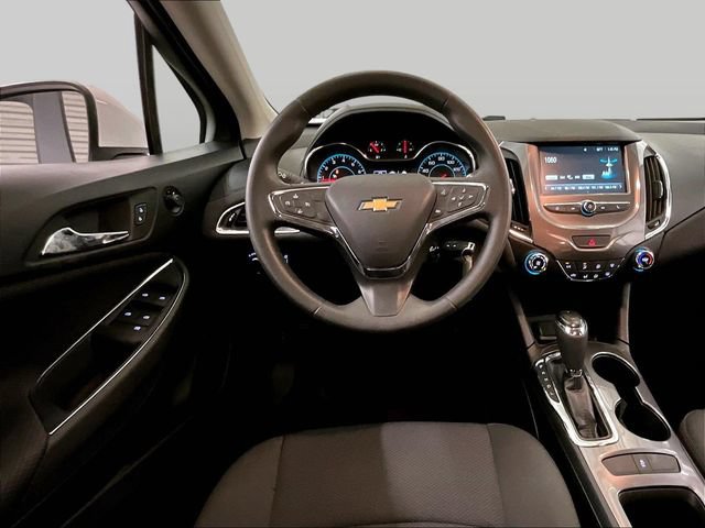 Used 2018 Chevrolet Cruze LT FWD image 5