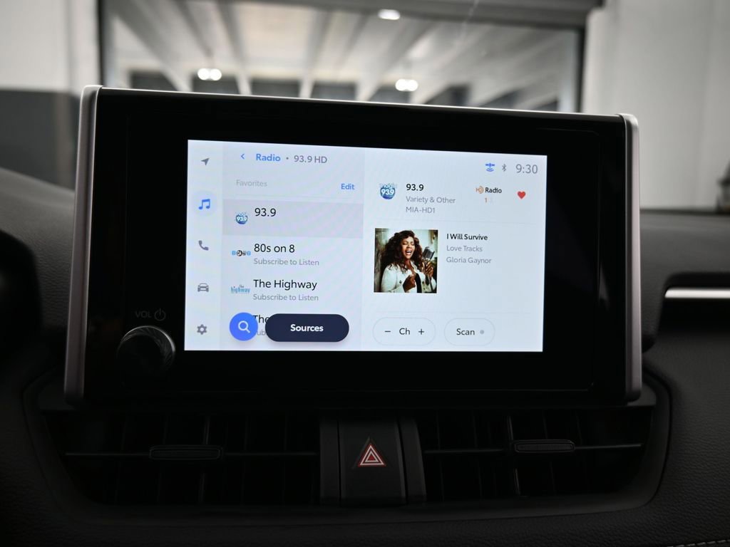 Used 2025 Toyota RAV4 XLE image 22