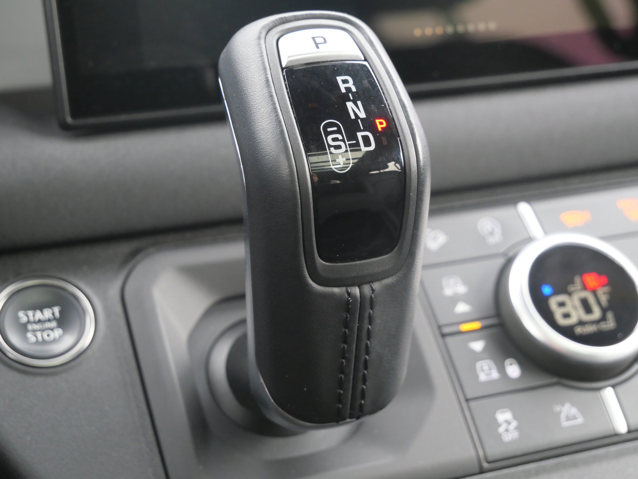 Certified 2023 Land Rover Defender 130 SE image 26