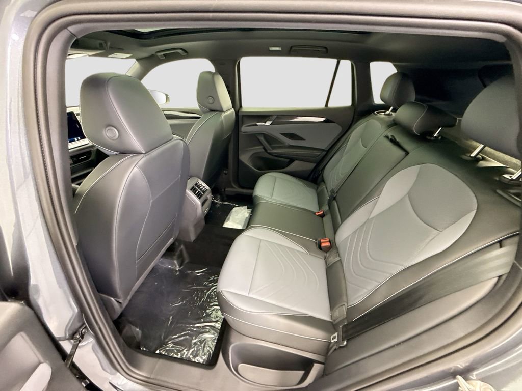 New 2026 Volkswagen Tiguan SE R-Line image 19