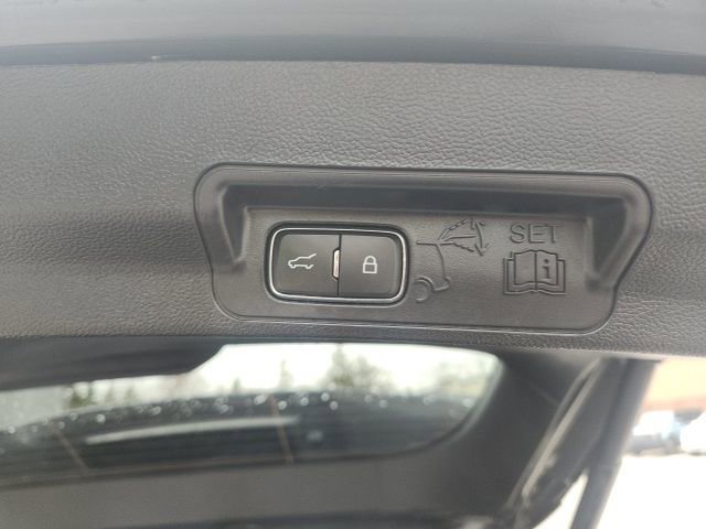 Used 2022 Ford Explorer XLT w/ Equipment Group 202A image 17