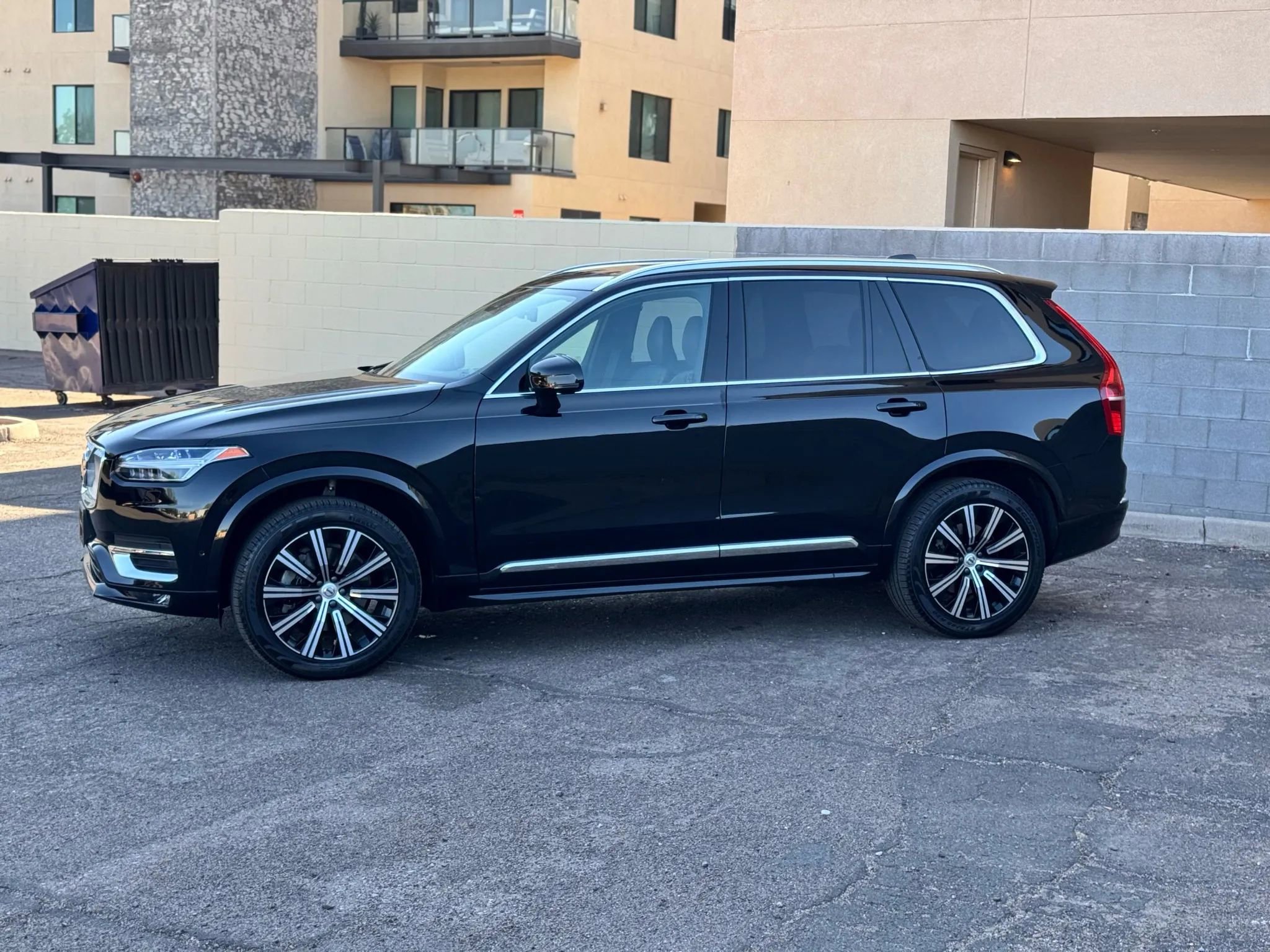 Used 2024 Volvo XC90 B6 Plus w/ Protection Package Premier image 4