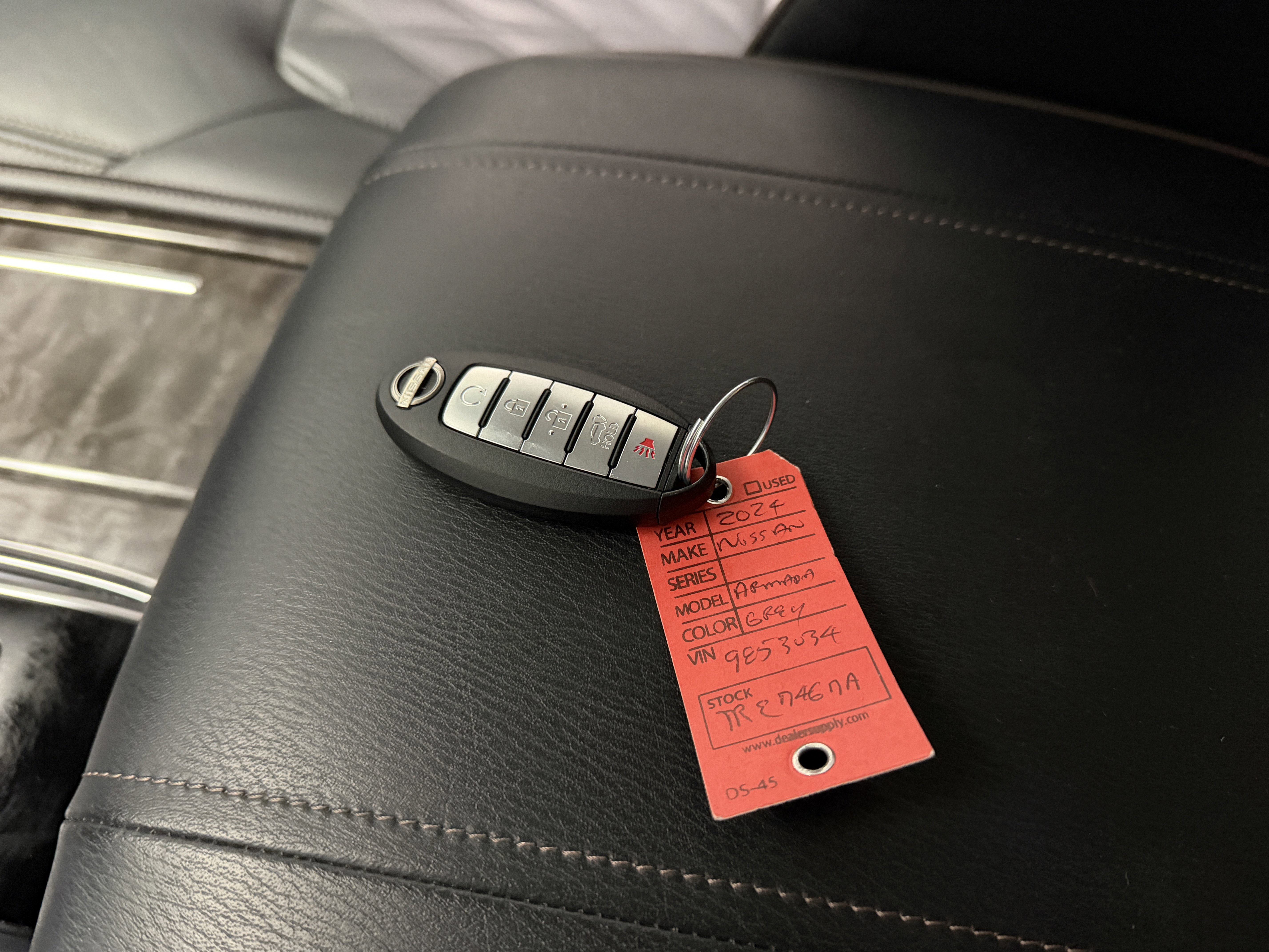 Used 2024 Nissan Armada Platinum w/ Captain's Chairs Package image 16