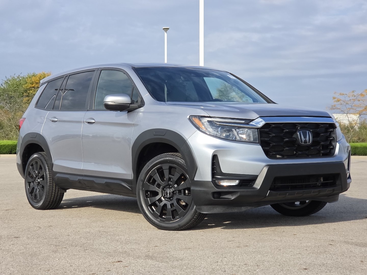 Used 2023 Honda Passport EX-L image 2
