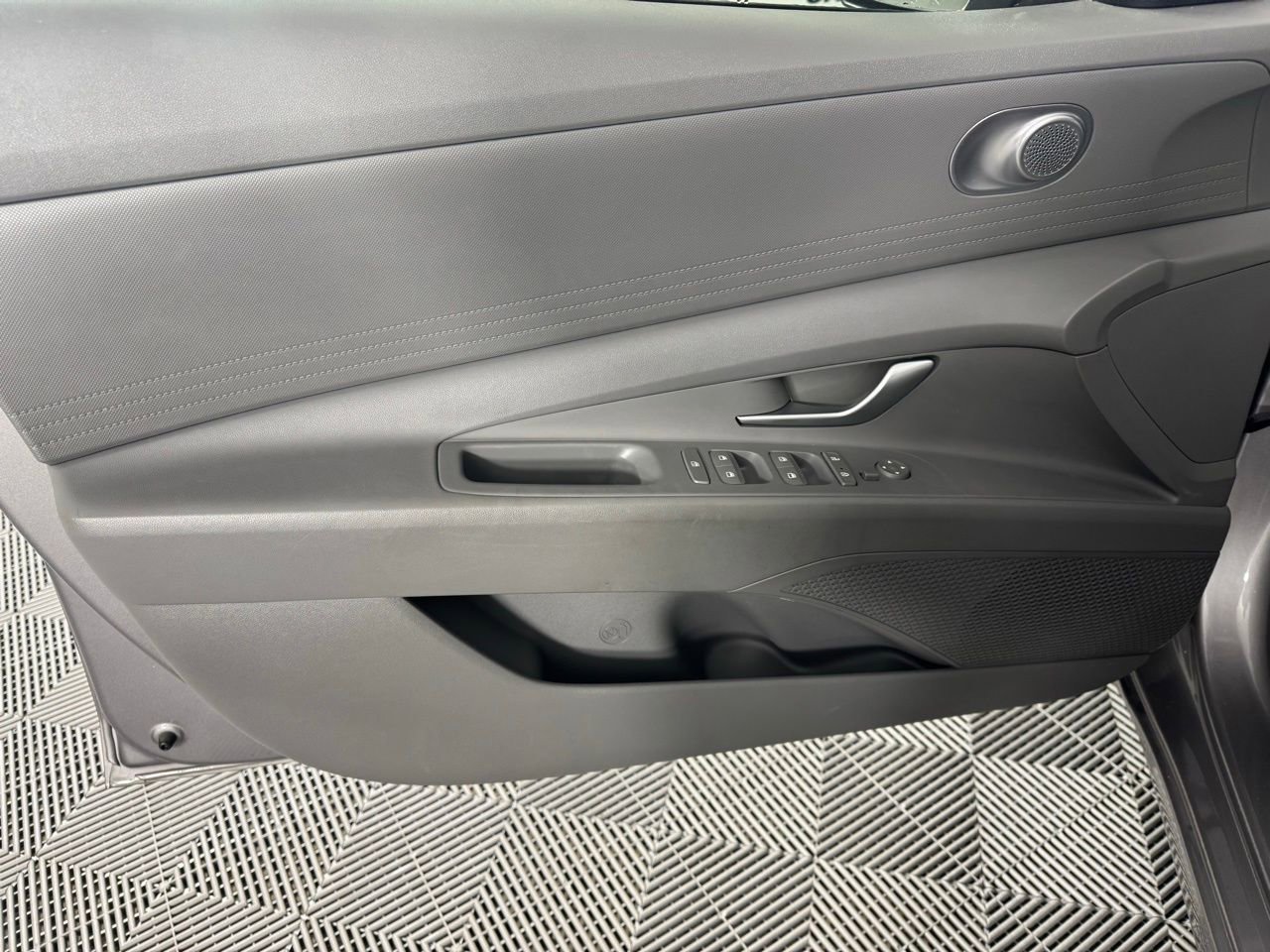 Used 2022 Hyundai Elantra SEL image 10