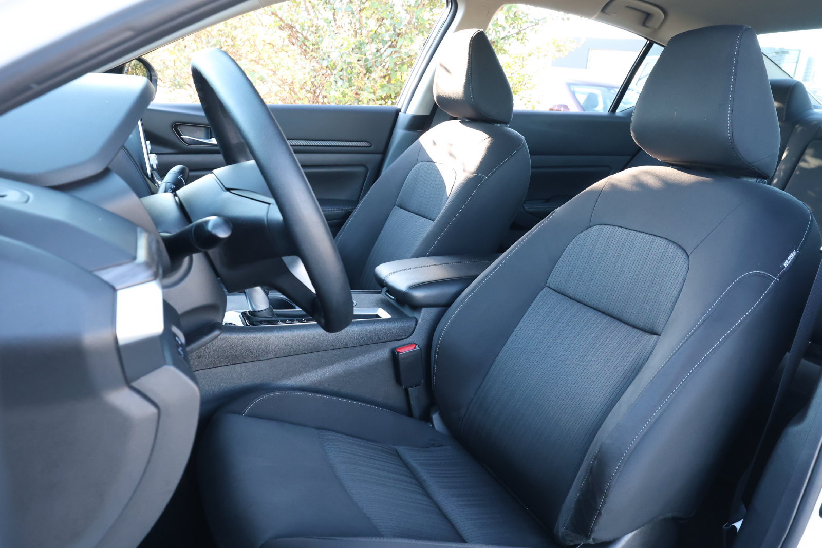 Used 2025 Nissan Altima 2.5 SV FWD image 26
