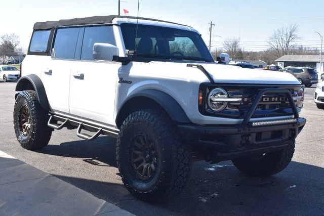 Used 2023 Ford Bronco Outer Banks w/ Sasquatch Package AWD/4WD image 11