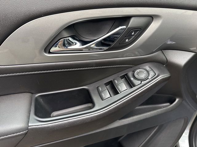 Used 2023 Chevrolet Traverse LT image 8