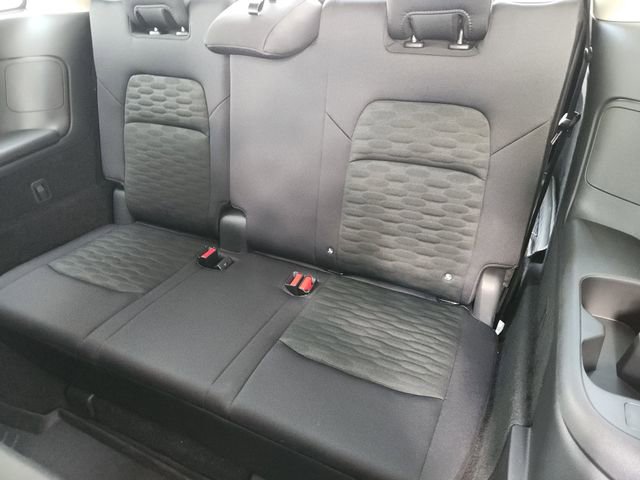Used 2025 Nissan Pathfinder S FWD image 21
