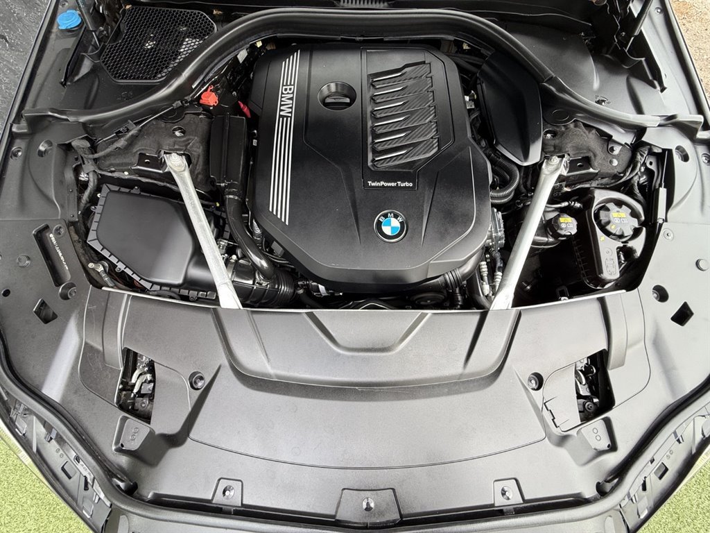 Used 2022 BMW 740i RWD image 37