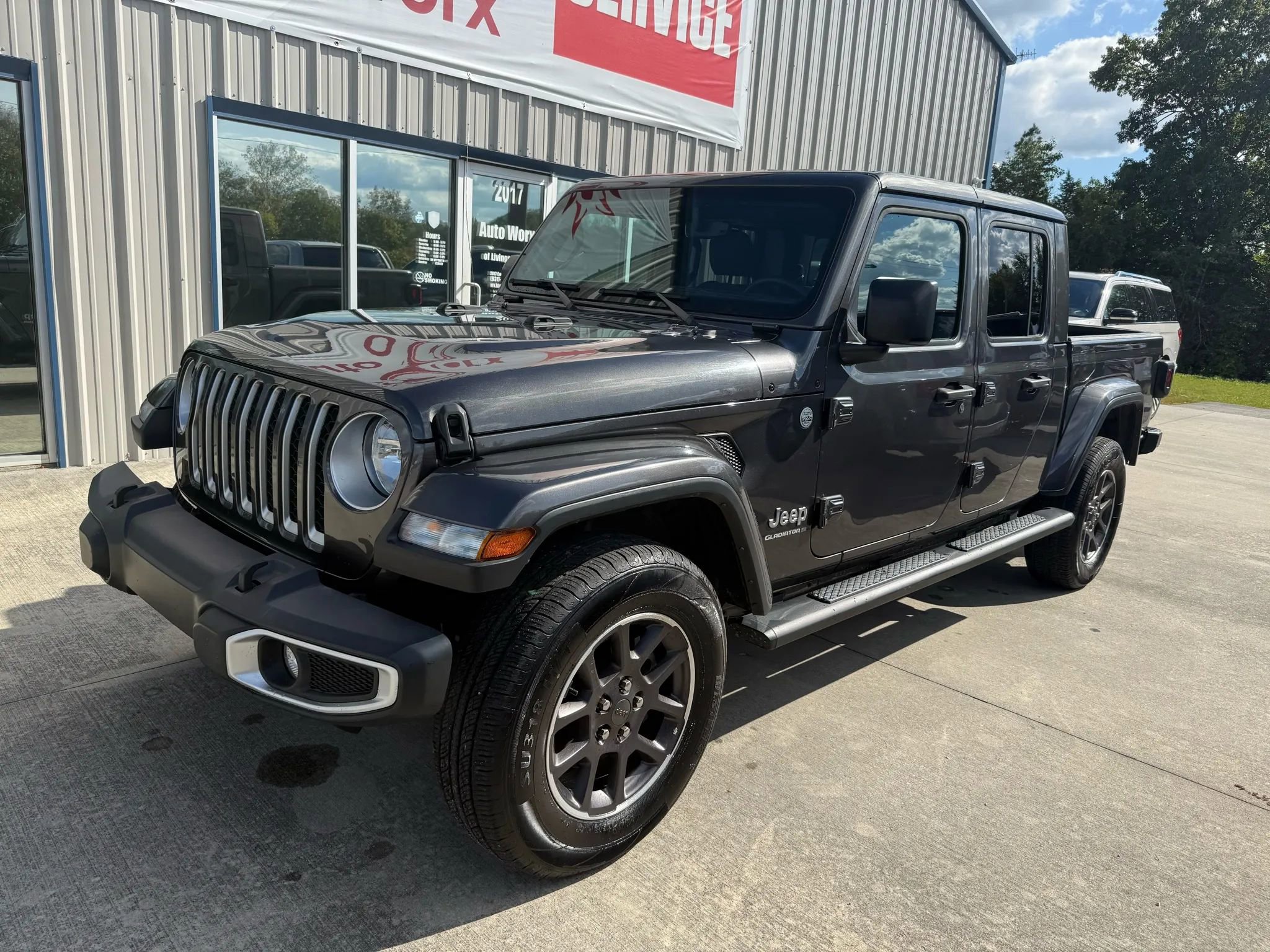 Used 2023 Jeep Gladiator Overland image 22