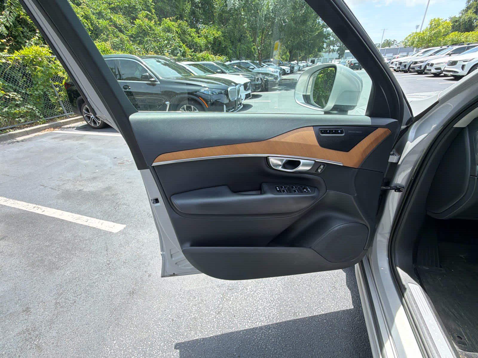 Used 2023 Volvo XC90 B5 Plus w/ Protection Package Premier AWD/4WD image 24