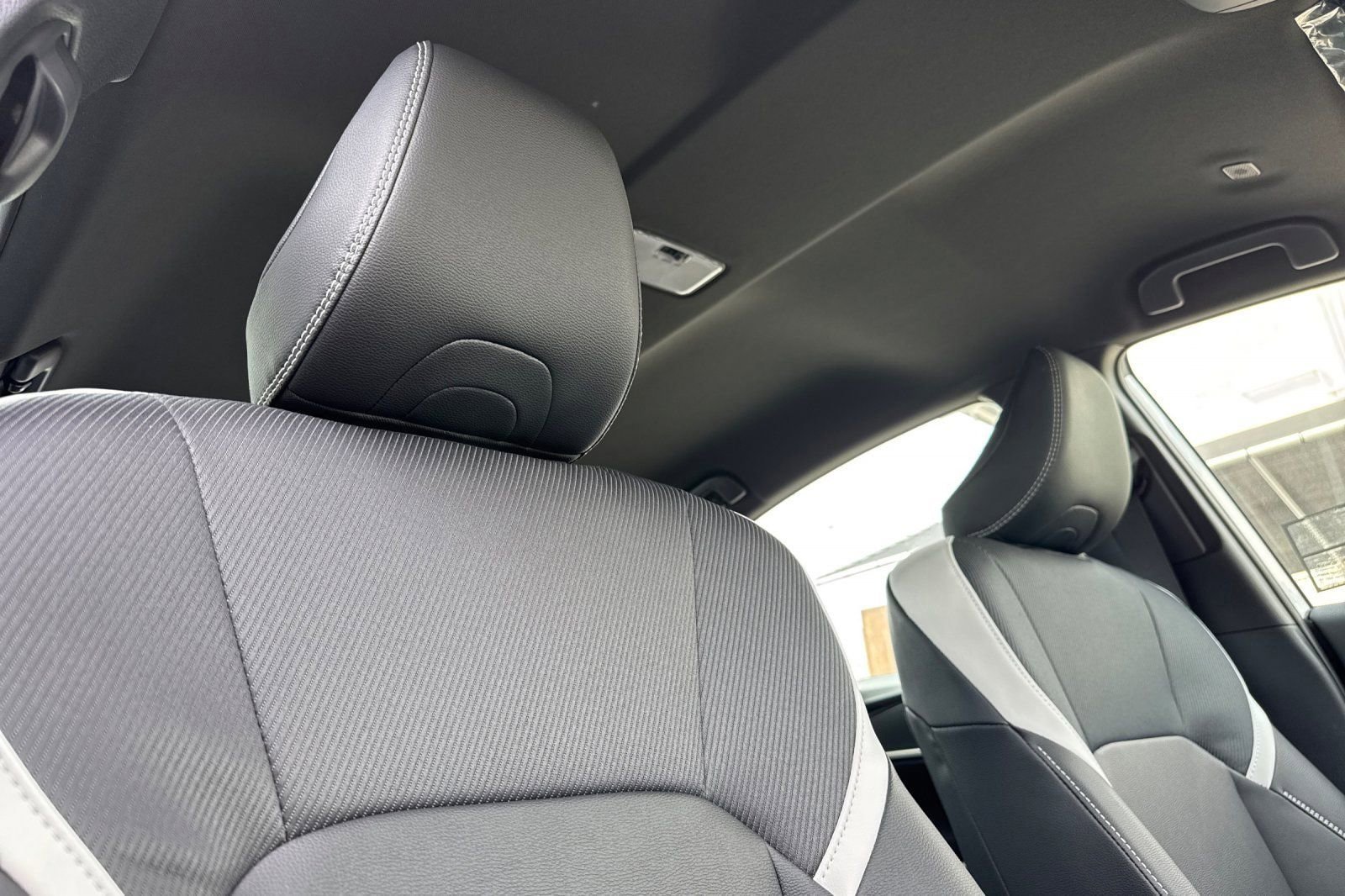 New 2026 Toyota Camry Hybrid FWD image 18