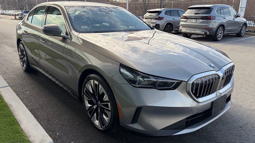 Certified 2025 BMW i5 xDrive40 w/ Executive Package image 4