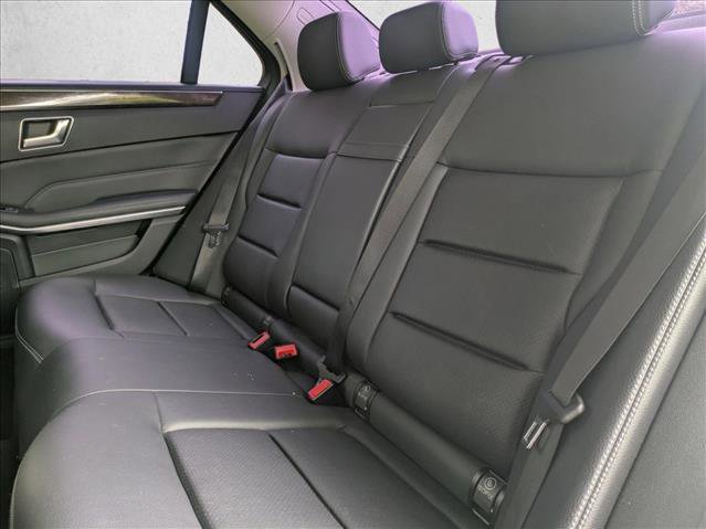 Used 2014 Mercedes-Benz E 250 BlueTEC Sedan image 19