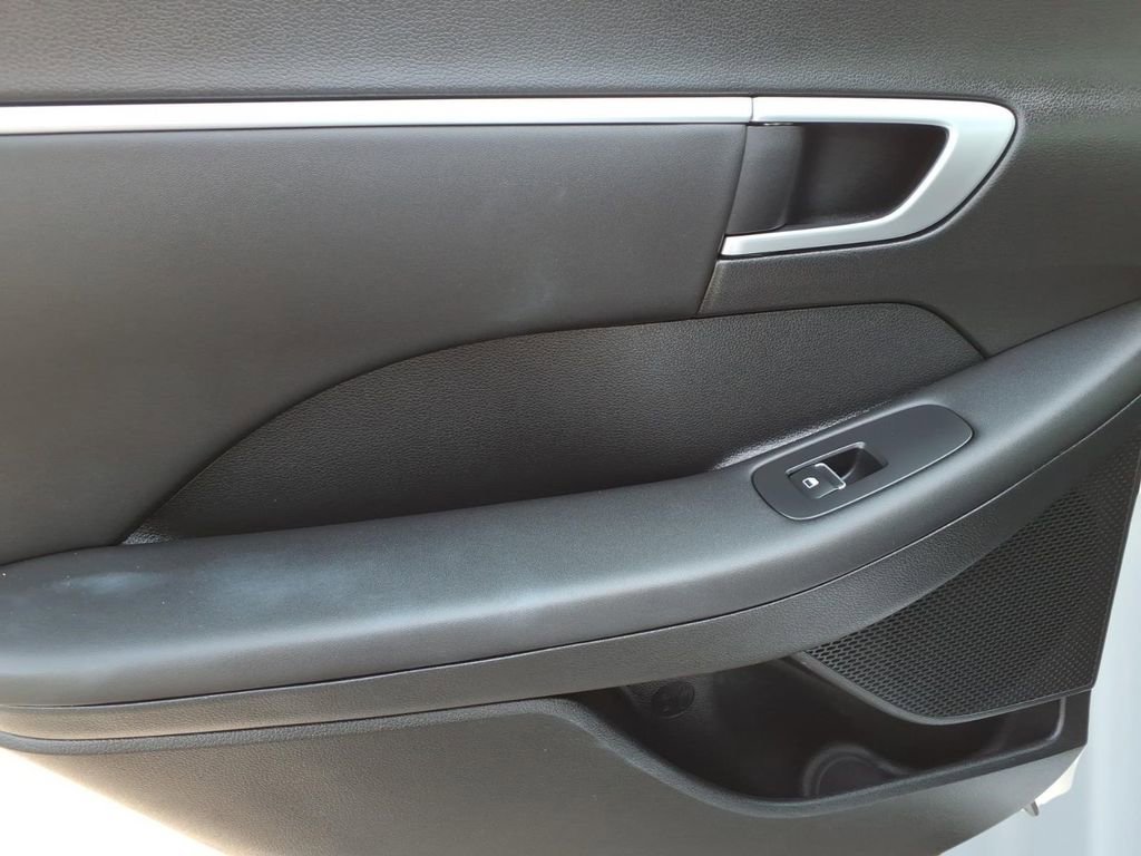 Used 2025 Hyundai Sonata SEL FWD image 10