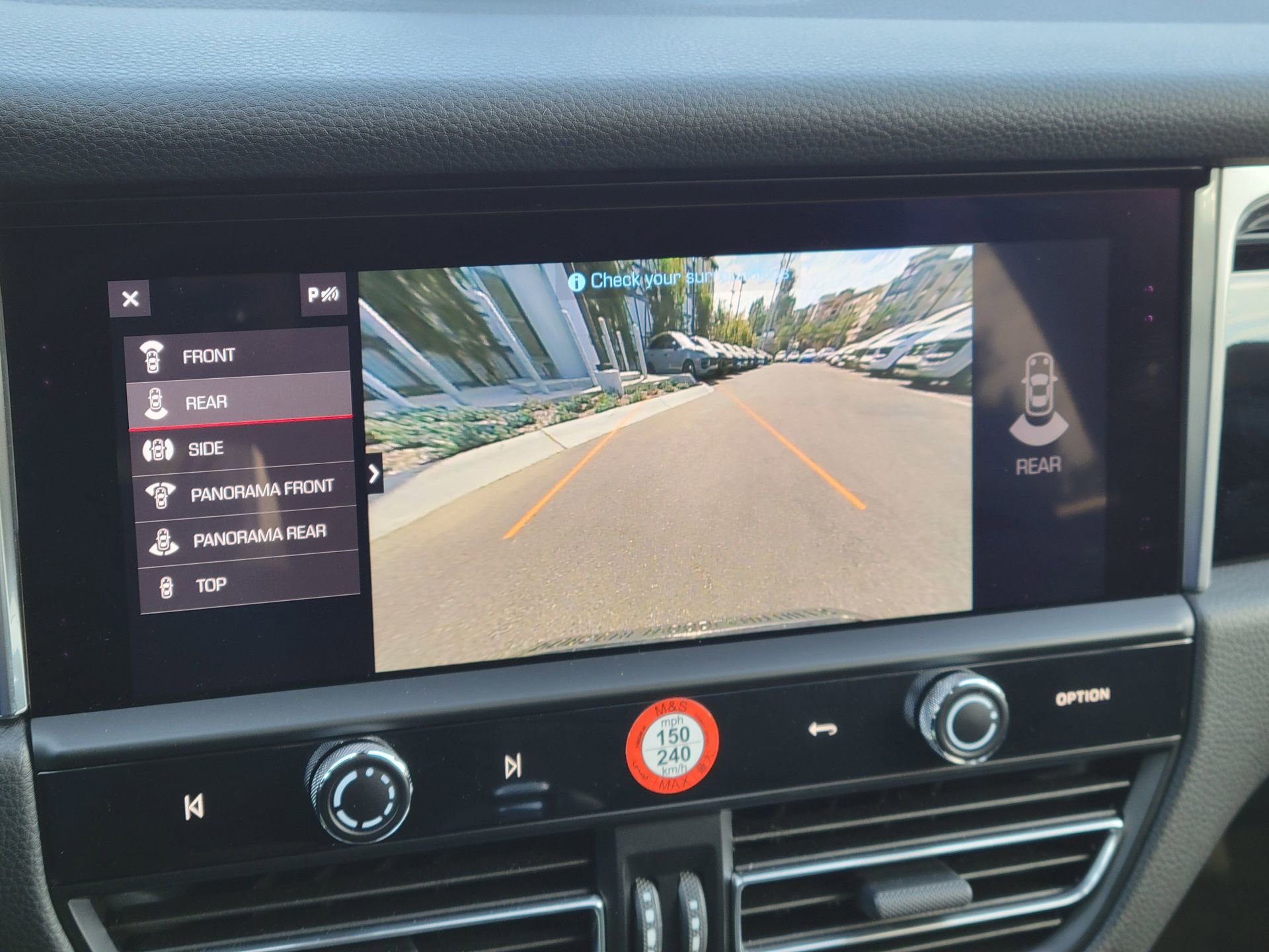 Used 2025 Porsche Macan image 18