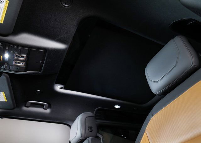 Used 2021 Land Rover Defender 90 X image 23