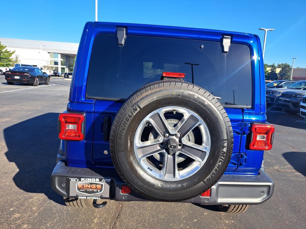Used 2019 Jeep Wrangler Unlimited Sahara AWD/4WD image 4