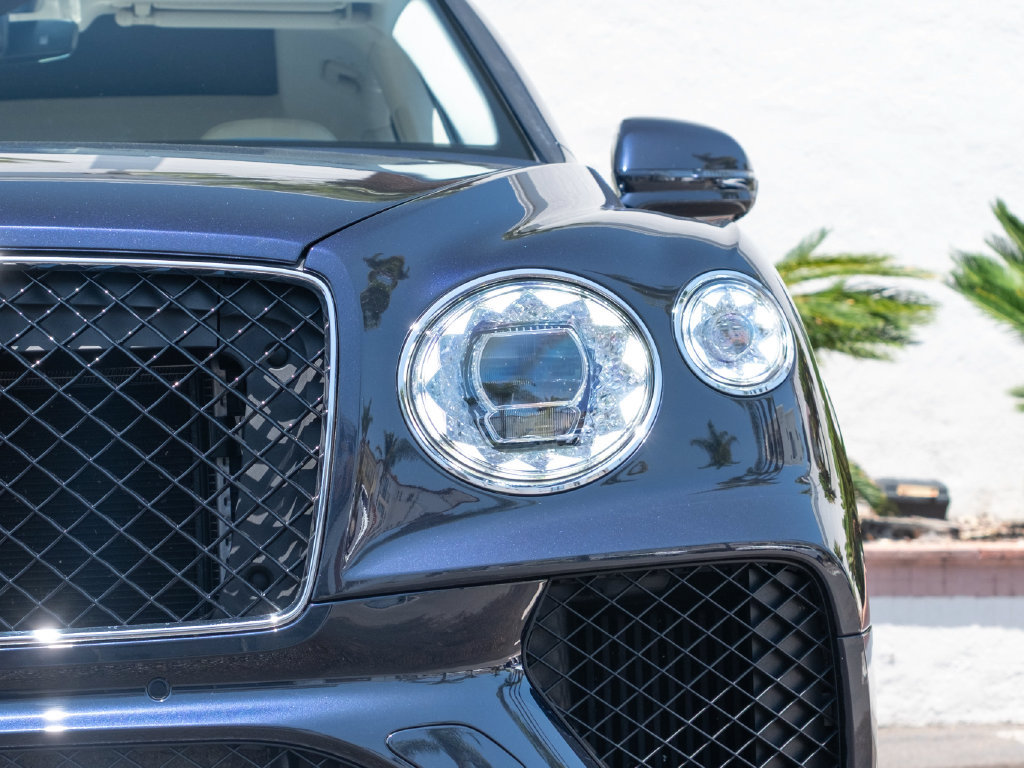 Used 2024 Bentley Bentayga AWD/4WD image 33