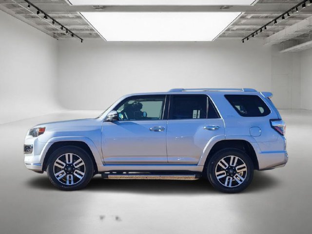 Used 2022 Toyota 4Runner Limited AWD/4WD image 2