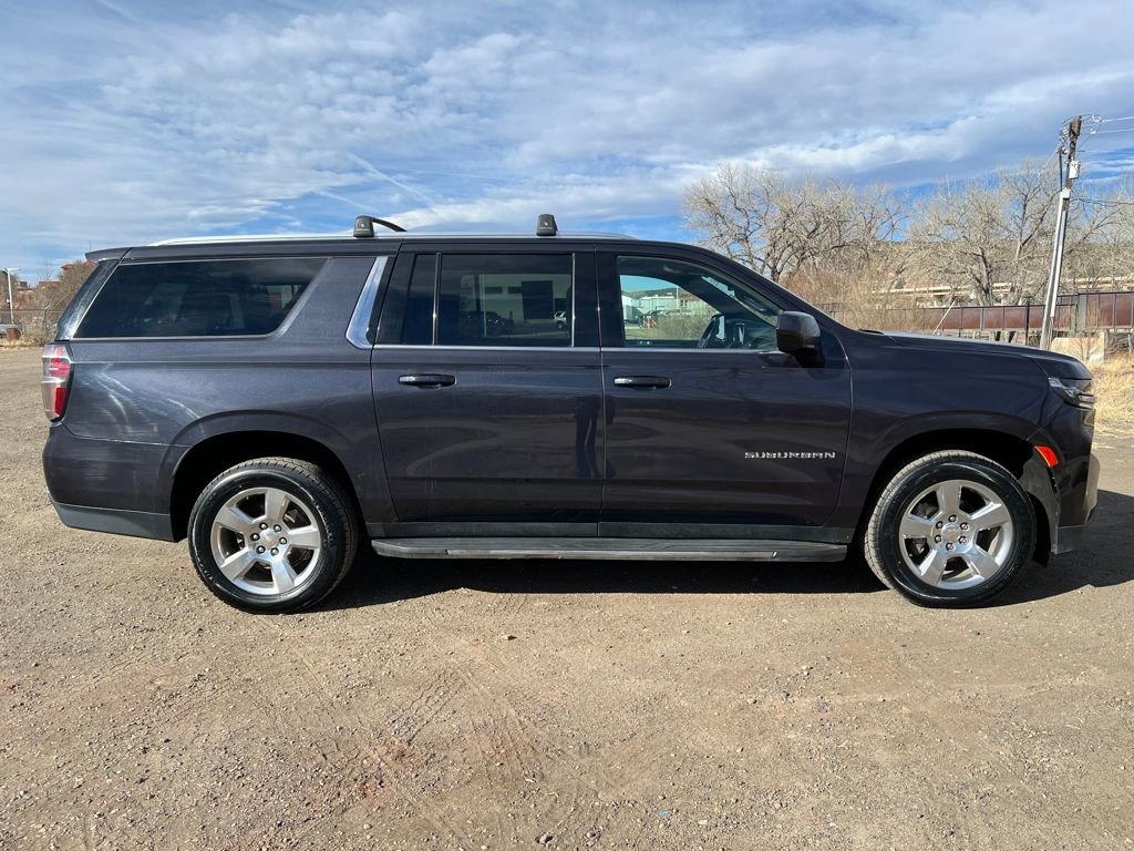 Used 2022 Chevrolet Suburban LT image 4