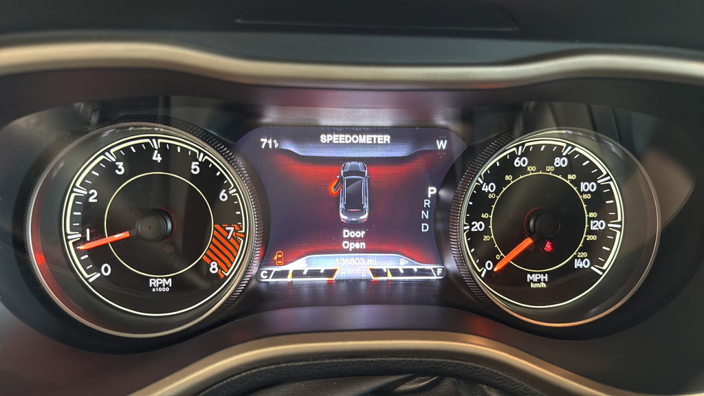 Used 2014 Jeep Cherokee Limited w/ Technology Group AWD/4WD image 19