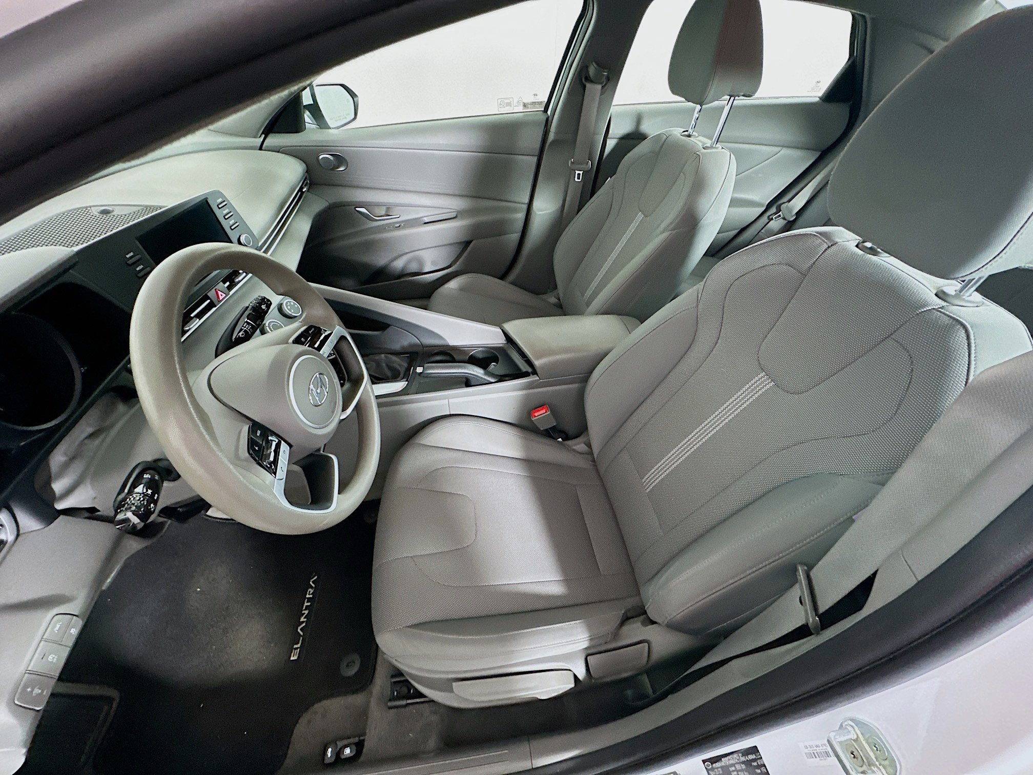 Used 2021 Hyundai Elantra SE image 13