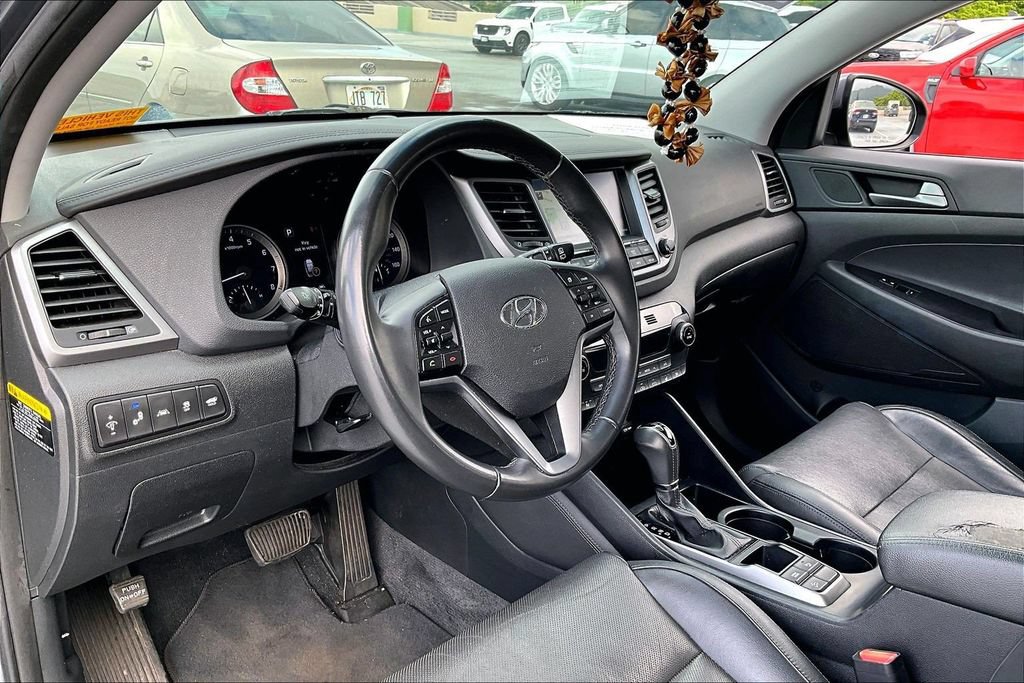 Used 2016 Hyundai Tucson Limited w/ Option Group 03 FWD image 13