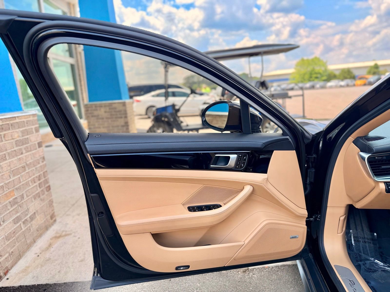 Used 2018 Porsche Panamera 4 AWD/4WD image 23