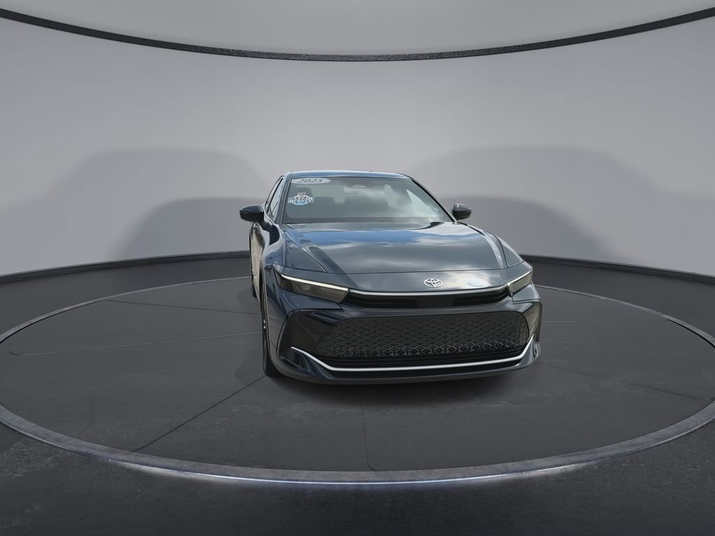 Used 2025 Toyota Crown XLE image 3